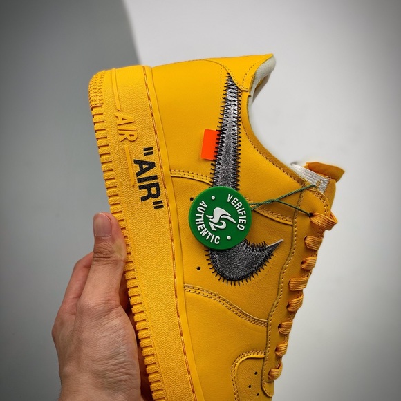 Nike x Off-White Air Force 1 Low "University Gold" - Picture 5 of 13